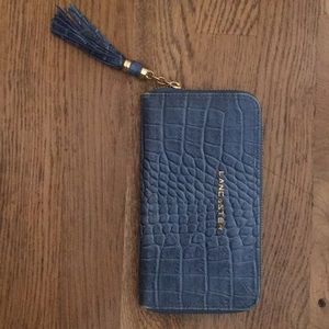 Blue leather / croco effect wallet